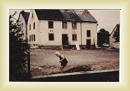 Abriss der alten Schule Juli 1961 (Der kleine Junge ist Heribert Heck) * 1852 x 1200 * (561KB)